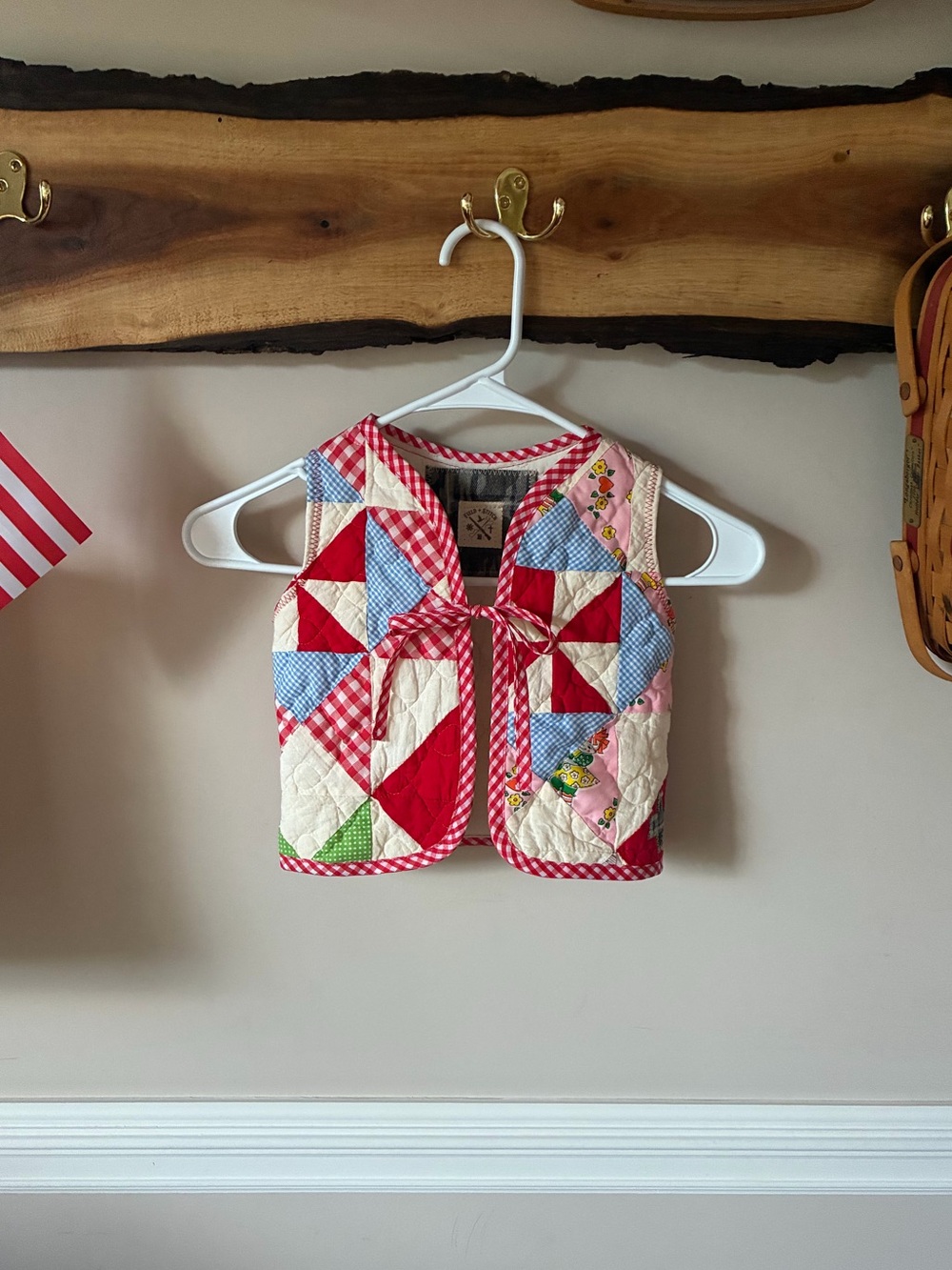Field Stitch Handmade Patchwork Quilt 2T Vest Red White Ohio Star Vintage